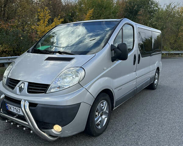 Серый Рено Трафик, объемом двигателя 2.5 л и пробегом 350 тыс. км за 9700 $, фото 12 на Automoto.ua