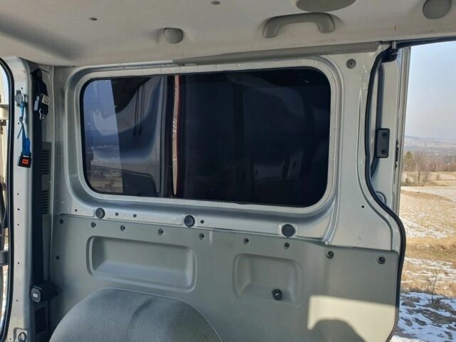 Сірий Рено Трафік, об'ємом двигуна 1.6 л та пробігом 205 тис. км за 6700 $, фото 17 на Automoto.ua