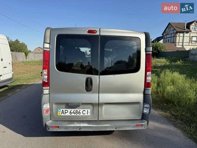 Серый Рено Трафик, объемом двигателя 2.5 л и пробегом 355 тыс. км за 11300 $, фото 3 на Automoto.ua