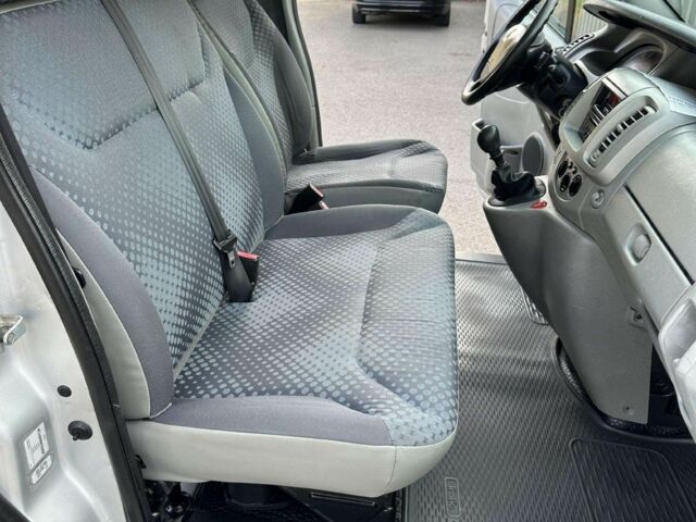 Рено Трафик 2009 в Чернигове на Automoto.ua Серый Рено Трафик, объемом двигателя 2 л и пробегом 361 тыс. км за 7000 $, фото 6 на Automoto.ua