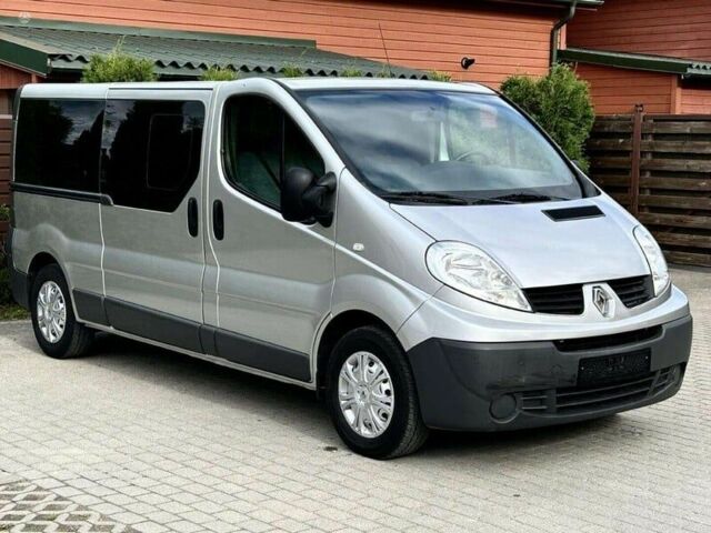 Серый Рено Трафик, объемом двигателя 2 л и пробегом 239 тыс. км за 4600 $, фото 3 на Automoto.ua