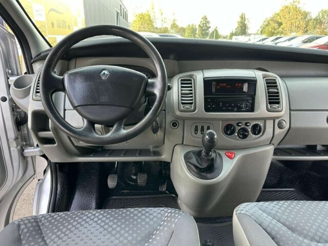 Рено Трафик 2009 в Чернигове на Automoto.ua Серый Рено Трафик, объемом двигателя 2 л и пробегом 361 тыс. км за 7000 $, фото 14 на Automoto.ua