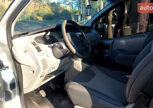 Серый Рено Трафик, объемом двигателя 2.5 л и пробегом 396 тыс. км за 9000 $, фото 16 на Automoto.ua