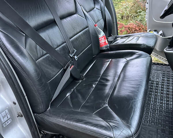 Серый Рено Трафик, объемом двигателя 2.5 л и пробегом 350 тыс. км за 9700 $, фото 33 на Automoto.ua