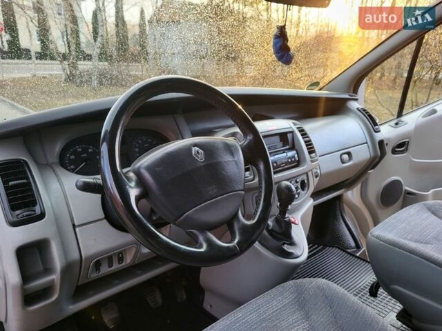 Сірий Рено Трафік, об'ємом двигуна 2 л та пробігом 284 тис. км за 10900 $, фото 82 на Automoto.ua