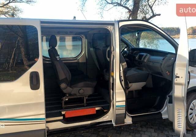 Серый Рено Трафик, объемом двигателя 2.5 л и пробегом 396 тыс. км за 9000 $, фото 10 на Automoto.ua