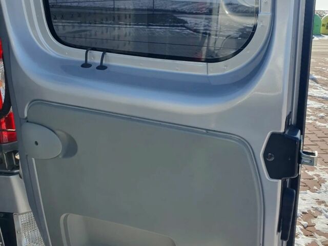 Сірий Рено Трафік, об'ємом двигуна 1.6 л та пробігом 205 тис. км за 6700 $, фото 10 на Automoto.ua