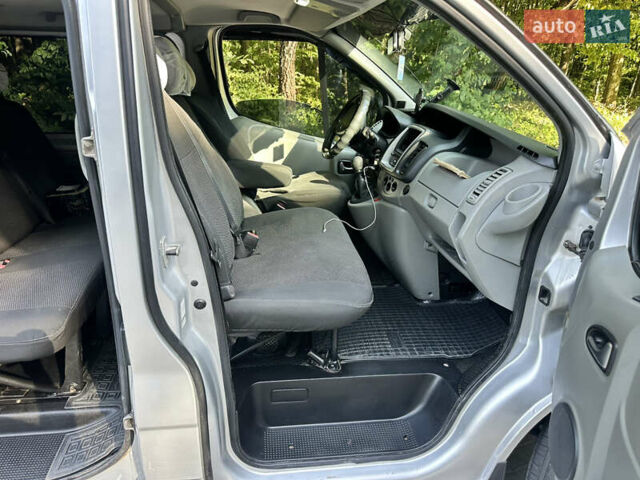 Серый Рено Трафик, объемом двигателя 2 л и пробегом 263 тыс. км за 12750 $, фото 8 на Automoto.ua
