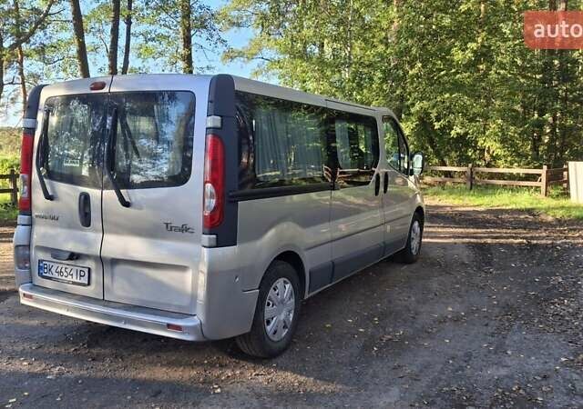 Сірий Рено Трафік, об'ємом двигуна 2 л та пробігом 370 тис. км за 11500 $, фото 4 на Automoto.ua