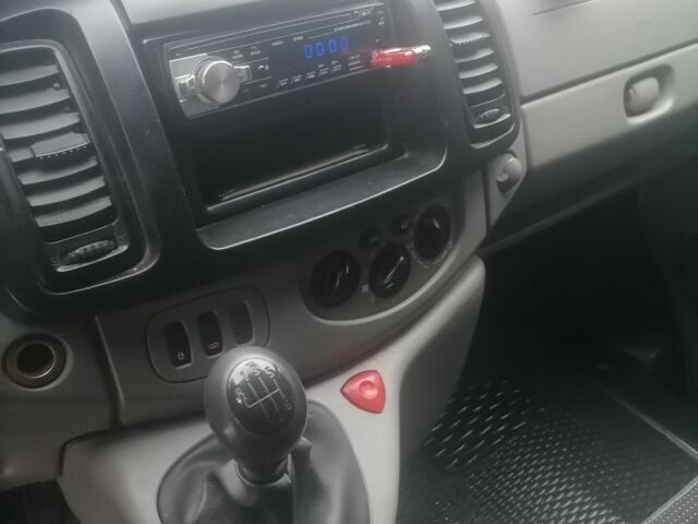 Сірий Рено Трафік, об'ємом двигуна 2 л та пробігом 330 тис. км за 10100 $, фото 3 на Automoto.ua