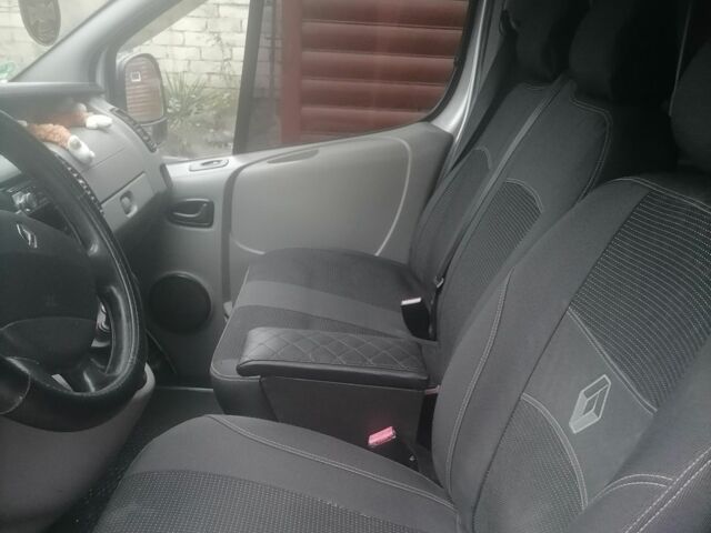 Сірий Рено Трафік, об'ємом двигуна 2 л та пробігом 330 тис. км за 10100 $, фото 2 на Automoto.ua