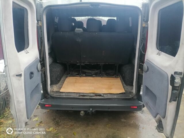 Сірий Рено Трафік, об'ємом двигуна 2 л та пробігом 330 тис. км за 10100 $, фото 1 на Automoto.ua