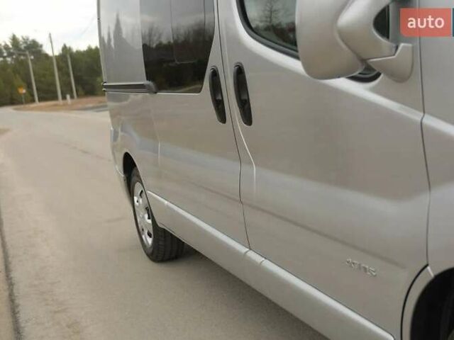 Серый Рено Трафик, объемом двигателя 2 л и пробегом 203 тыс. км за 9100 $, фото 1 на Automoto.ua