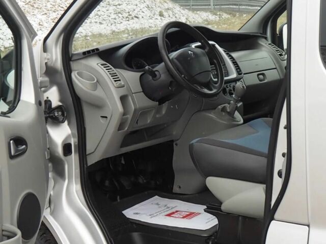 Сірий Рено Трафік, об'ємом двигуна 2 л та пробігом 248 тис. км за 7500 $, фото 15 на Automoto.ua