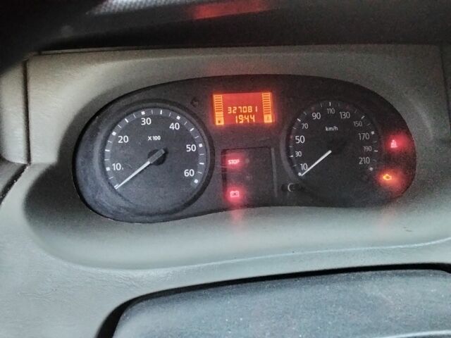 Сірий Рено Трафік, об'ємом двигуна 2 л та пробігом 330 тис. км за 10100 $, фото 4 на Automoto.ua