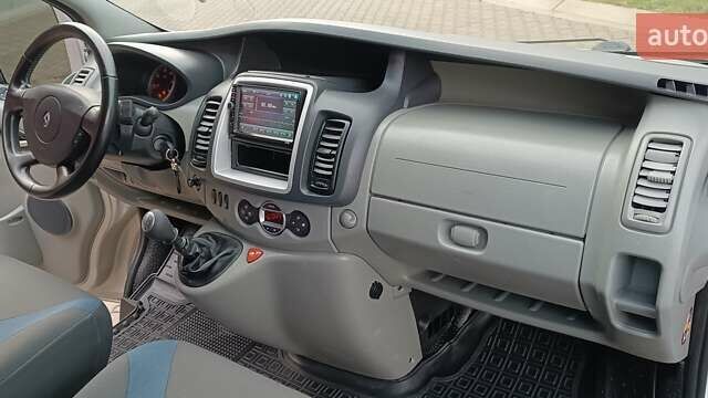 Серый Рено Трафик, объемом двигателя 2 л и пробегом 256 тыс. км за 11350 $, фото 33 на Automoto.ua