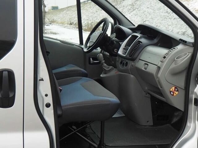 Сірий Рено Трафік, об'ємом двигуна 2 л та пробігом 248 тис. км за 7500 $, фото 7 на Automoto.ua