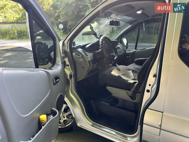 Серый Рено Трафик, объемом двигателя 2 л и пробегом 263 тыс. км за 12750 $, фото 9 на Automoto.ua