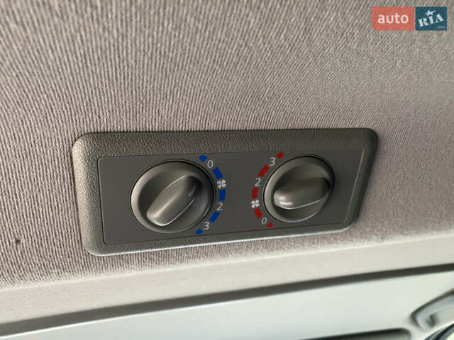 Сірий Рено Трафік, об'ємом двигуна 2.46 л та пробігом 346 тис. км за 13200 $, фото 15 на Automoto.ua