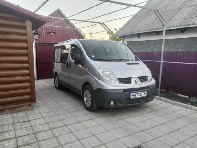 Сірий Рено Трафік, об'ємом двигуна 2 л та пробігом 330 тис. км за 10100 $, фото 7 на Automoto.ua