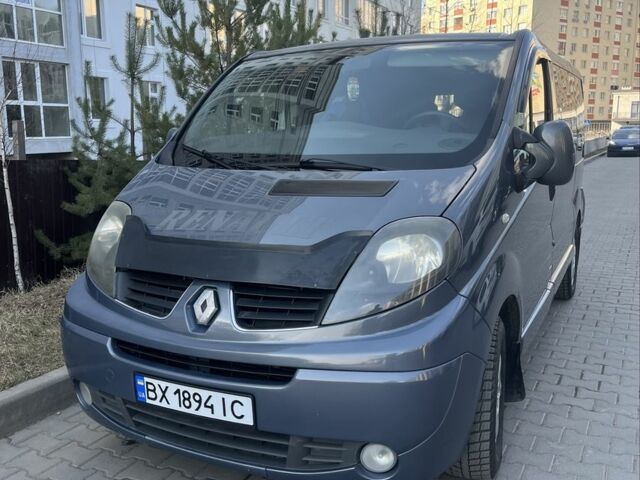 Сірий Рено Трафік, об'ємом двигуна 2.5 л та пробігом 295 тис. км за 10100 $, фото 1 на Automoto.ua