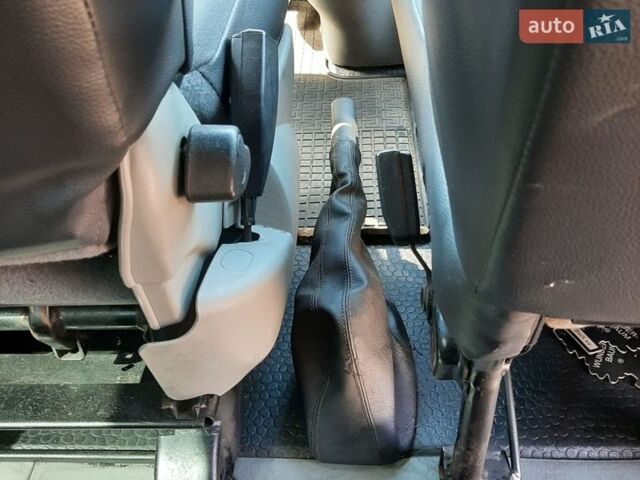 Сірий Рено Трафік, об'ємом двигуна 2 л та пробігом 261 тис. км за 12300 $, фото 55 на Automoto.ua
