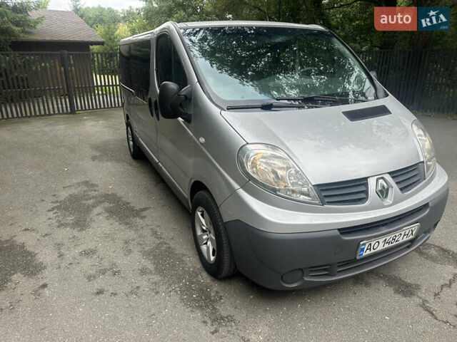 Серый Рено Трафик, объемом двигателя 2.46 л и пробегом 307 тыс. км за 12500 $, фото 1 на Automoto.ua