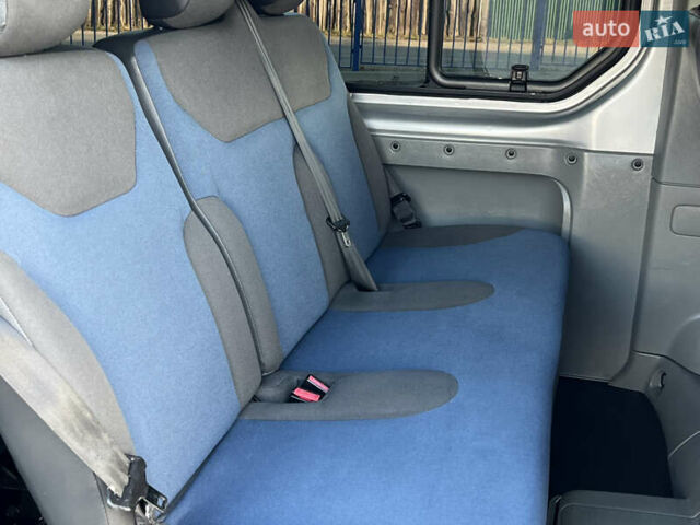 Серый Рено Трафик, объемом двигателя 2 л и пробегом 268 тыс. км за 14200 $, фото 57 на Automoto.ua