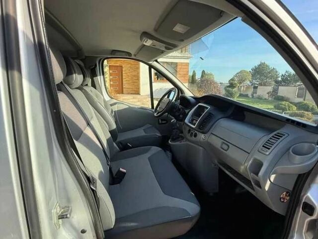 Серый Рено Трафик, объемом двигателя 2 л и пробегом 202 тыс. км за 7800 $, фото 13 на Automoto.ua