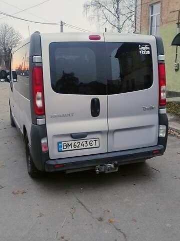 Серый Рено Трафик, объемом двигателя 2 л и пробегом 390 тыс. км за 11500 $, фото 4 на Automoto.ua