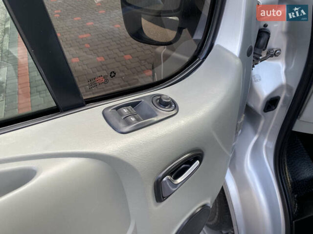 Сірий Рено Трафік, об'ємом двигуна 2 л та пробігом 348 тис. км за 12700 $, фото 37 на Automoto.ua