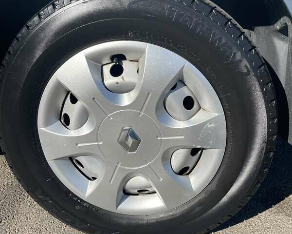 Серый Рено Трафик, объемом двигателя 2 л и пробегом 203 тыс. км за 12300 $, фото 28 на Automoto.ua