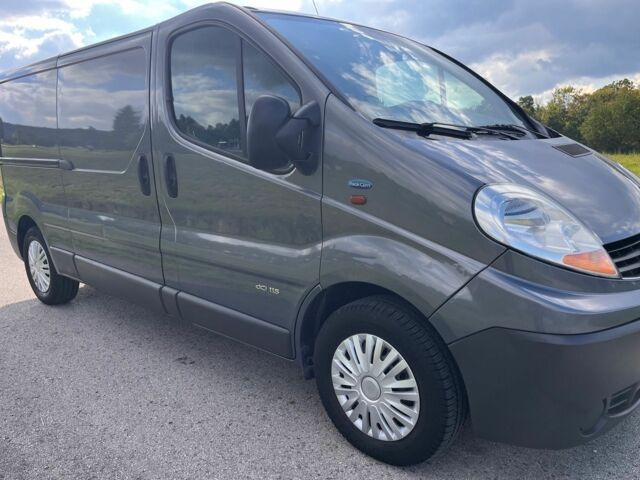 Сірий Рено Трафік, об'ємом двигуна 2 л та пробігом 318 тис. км за 7600 $, фото 3 на Automoto.ua