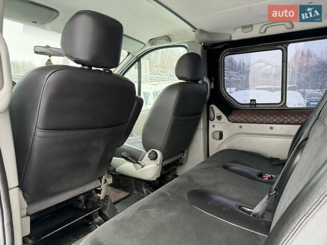 Серый Рено Трафик, объемом двигателя 2.5 л и пробегом 329 тыс. км за 11000 $, фото 63 на Automoto.ua