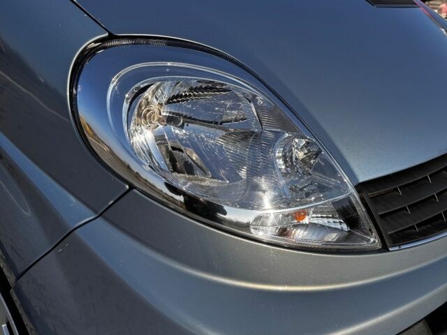 Серый Рено Трафик, объемом двигателя 2 л и пробегом 282 тыс. км за 8300 $, фото 4 на Automoto.ua