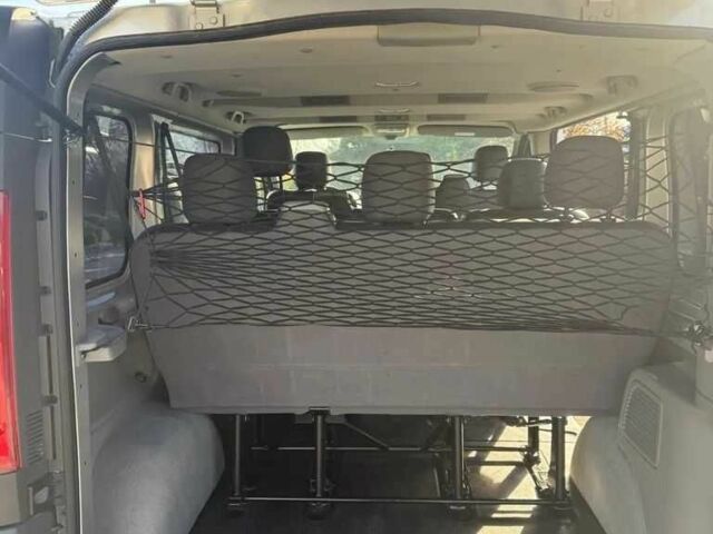 Серый Рено Трафик, объемом двигателя 2 л и пробегом 202 тыс. км за 7800 $, фото 4 на Automoto.ua