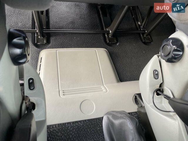 Сірий Рено Трафік, об'ємом двигуна 2 л та пробігом 348 тис. км за 12700 $, фото 24 на Automoto.ua