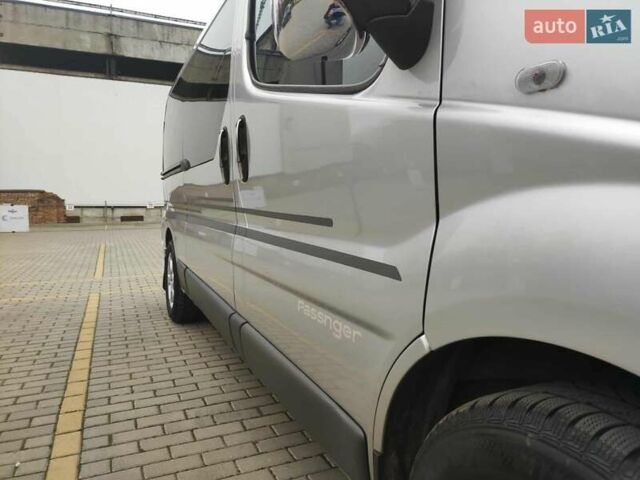 Серый Рено Трафик, объемом двигателя 2.5 л и пробегом 303 тыс. км за 12600 $, фото 3 на Automoto.ua