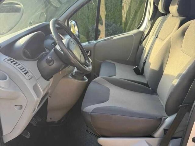 Серый Рено Трафик, объемом двигателя 2 л и пробегом 202 тыс. км за 7800 $, фото 11 на Automoto.ua