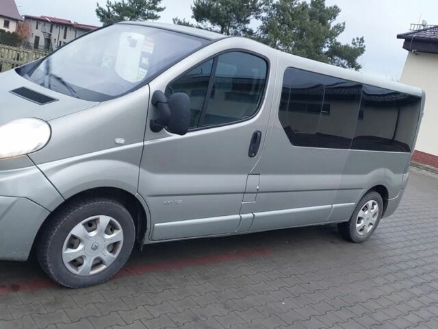 Серый Рено Трафик, объемом двигателя 2 л и пробегом 160 тыс. км за 7900 $, фото 2 на Automoto.ua