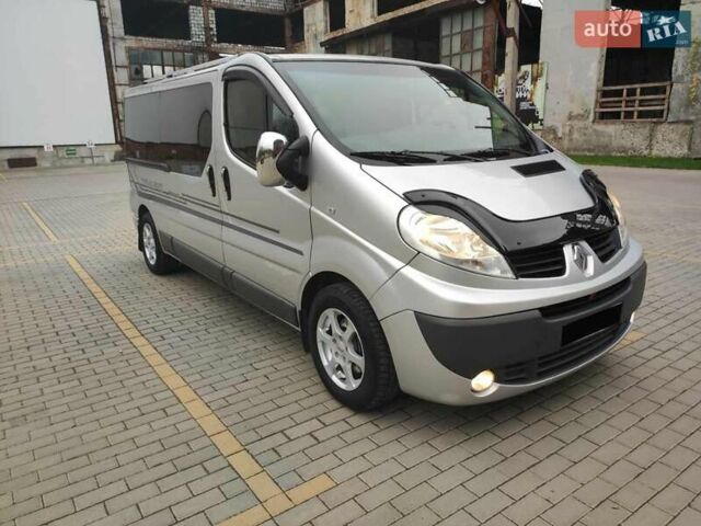Серый Рено Трафик, объемом двигателя 2.5 л и пробегом 303 тыс. км за 12600 $, фото 20 на Automoto.ua
