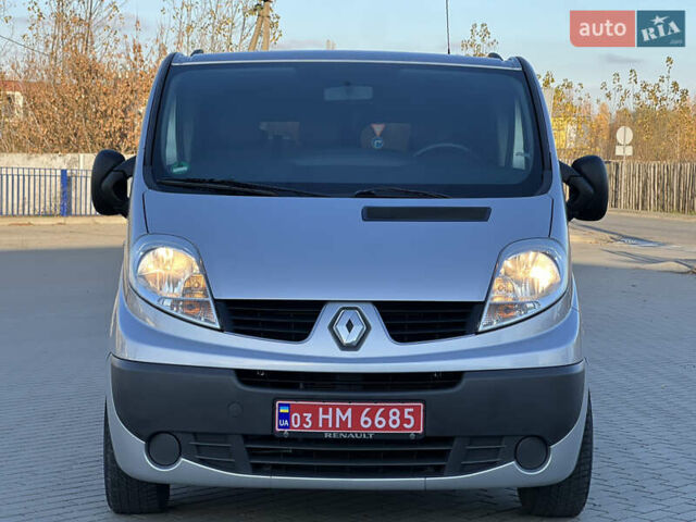 Серый Рено Трафик, объемом двигателя 2 л и пробегом 268 тыс. км за 14200 $, фото 3 на Automoto.ua