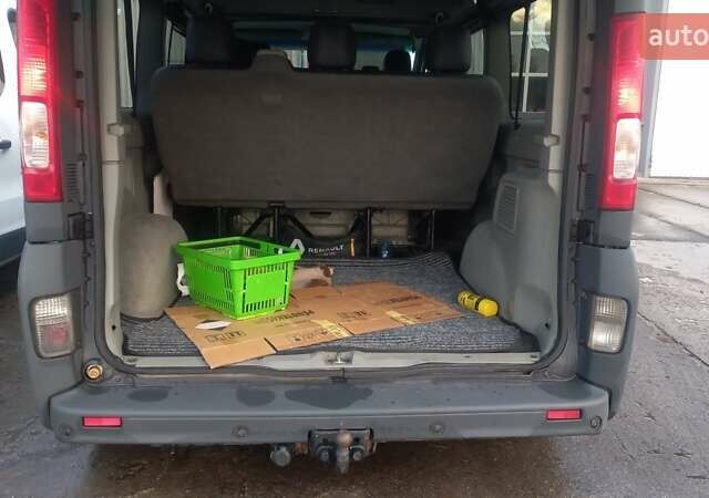 Сірий Рено Трафік, об'ємом двигуна 2 л та пробігом 450 тис. км за 10999 $, фото 24 на Automoto.ua