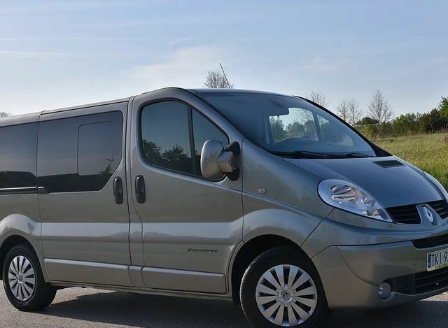 Сірий Рено Трафік, об'ємом двигуна 2 л та пробігом 260 тис. км за 7900 $, фото 4 на Automoto.ua