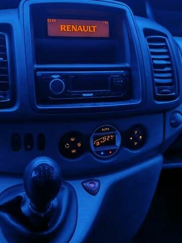 Серый Рено Трафик, объемом двигателя 2 л и пробегом 390 тыс. км за 11500 $, фото 9 на Automoto.ua