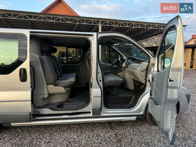 Сірий Рено Трафік, об'ємом двигуна 2.5 л та пробігом 196 тис. км за 13950 $, фото 4 на Automoto.ua