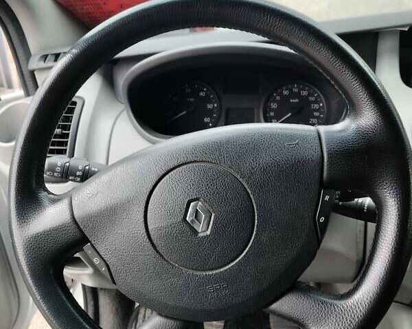 Сірий Рено Трафік, об'ємом двигуна 2 л та пробігом 450 тис. км за 10999 $, фото 12 на Automoto.ua