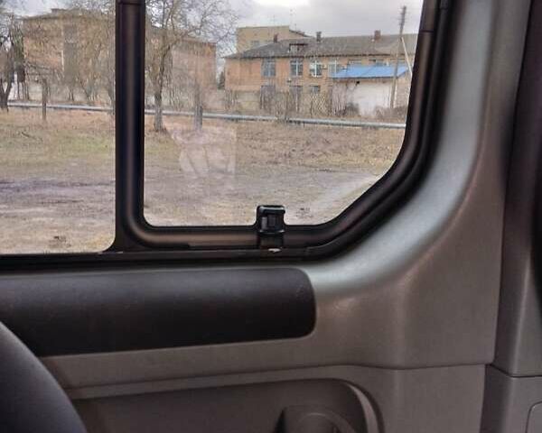 Серый Рено Трафик, объемом двигателя 2 л и пробегом 435 тыс. км за 11700 $, фото 8 на Automoto.ua