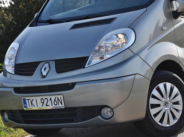 Сірий Рено Трафік, об'ємом двигуна 2 л та пробігом 260 тис. км за 7900 $, фото 3 на Automoto.ua