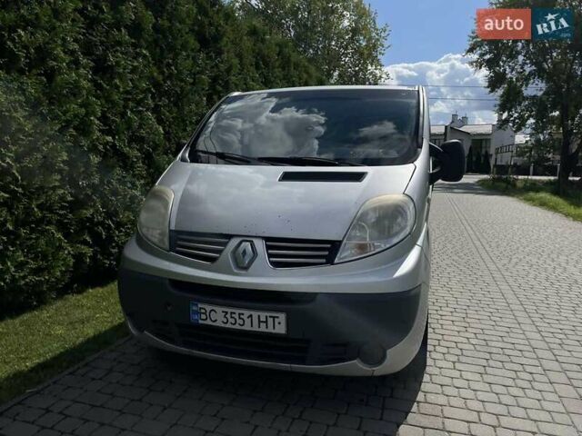 Серый Рено Трафик, объемом двигателя 2 л и пробегом 254 тыс. км за 10900 $, фото 5 на Automoto.ua